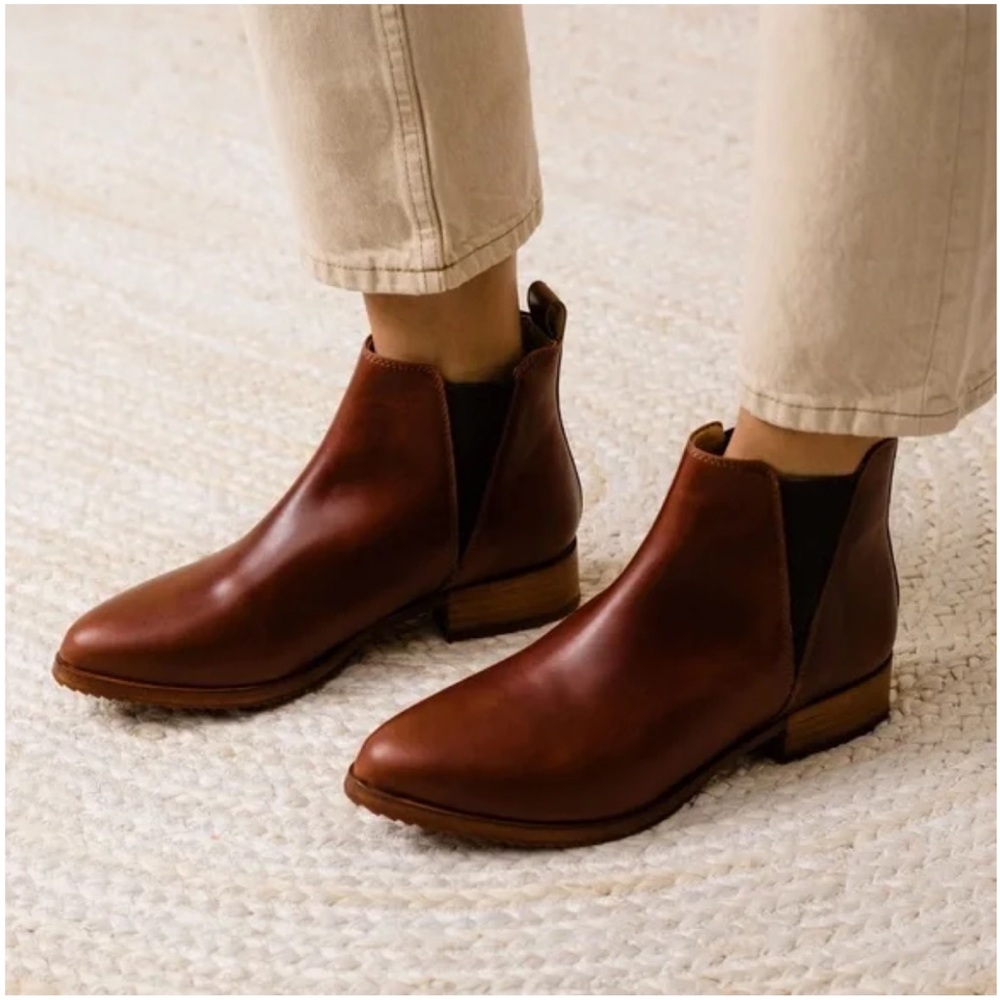 Nisolo Eva Everyday Chelsea Boot in Auburn Leather Size 8.5 - Picture 3 of 11